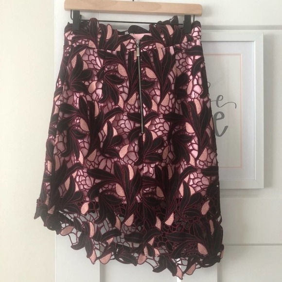 ELLIATT Shakespeare Pink Asymmetrical Hem Mini Skirt Size Medium Revolve NEW - Picture 3 of 9